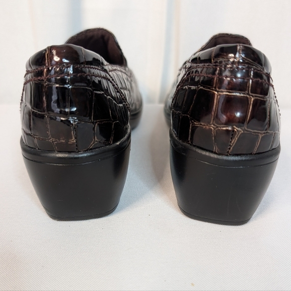 Clarks Bendables Croc Embossed Loafers - Picture 11 of 12